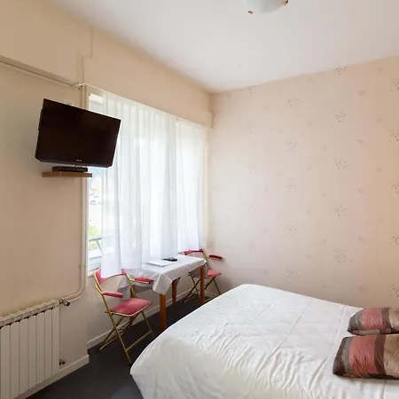 Bellevue 2* Chambon-sur-Lac