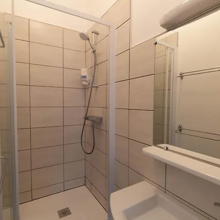 Bellevue 2* Chambon-sur-Lac