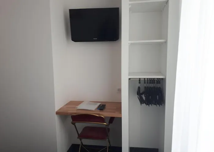 Отель Bellevue 2*