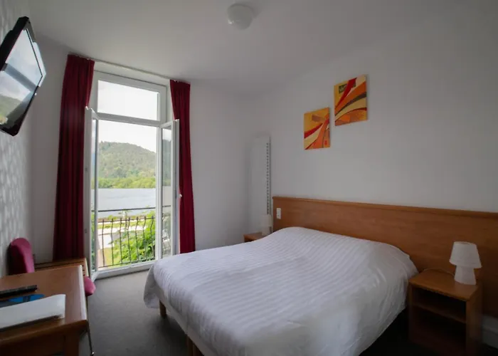 Bellevue 2* Chambon-sur-Lac